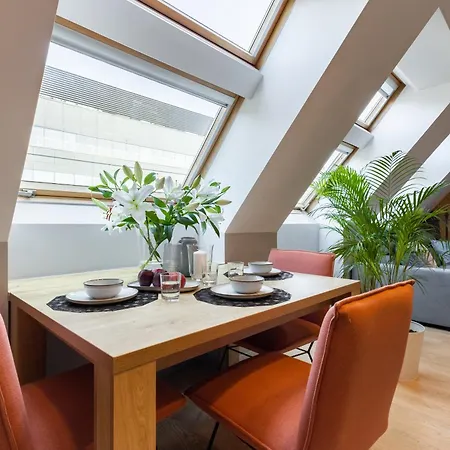 24 Absyntapart Rynek * 브로츠와프